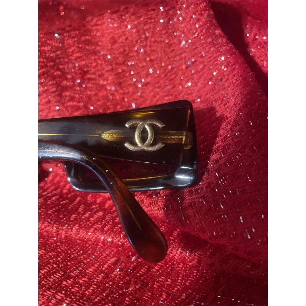 Vintage Chanel 0018 80 Tortoise Shell Sunglasses Oversized Gold CC Made In Italy
